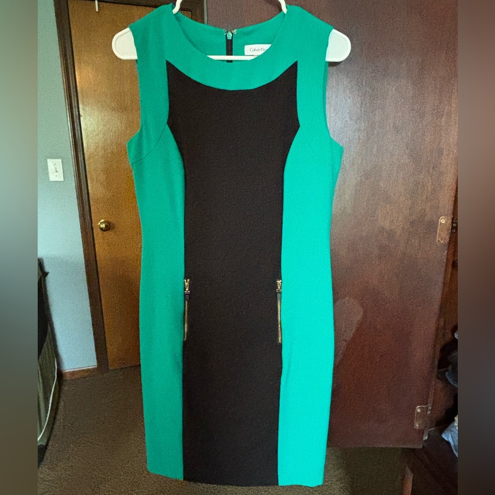 Calvin Klein Black and Green Sheath Dress Cowl Neck Sleeveless Midi